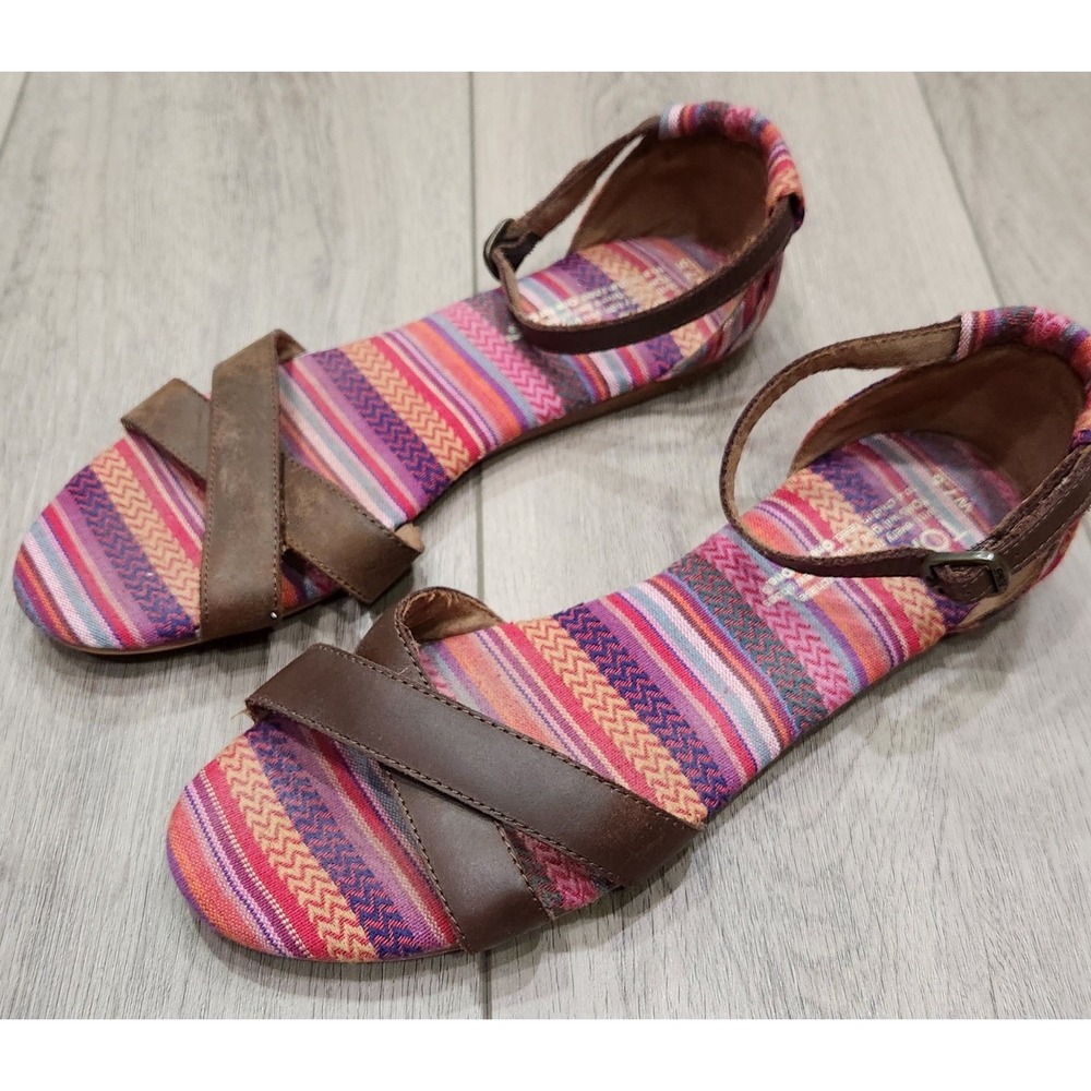 TOMS Women CORREA Size 7.5 Leather Sandals Flat Ankle Strap Striped Multicolor